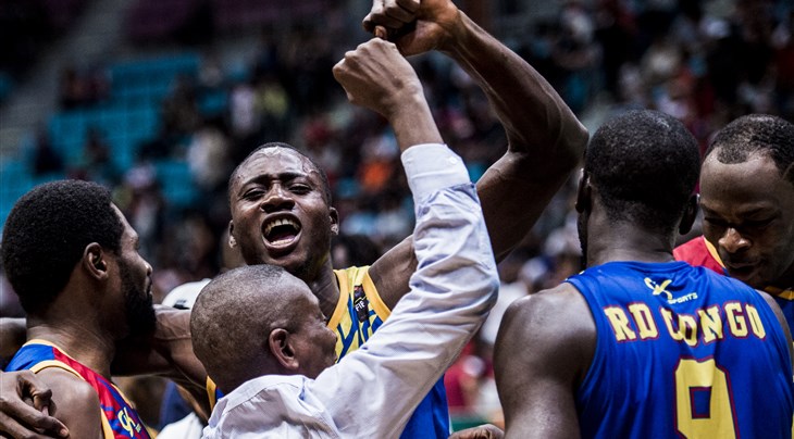 AFROBASKET-2017: la RDC sommée de payer 70 300 USD des pénalités La Fédération internationale de basketball (FIBA) Afrique, somme la RDC à s’acquitter de 70 300 dollars américains d’arriérés de pénalité avant de jouer