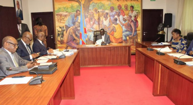 Compte rendu de la réunion du comité de conjoncture économique tenue à la primature Compte rendu de la réunion du comité de conjoncture économique