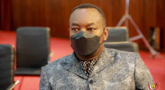 Assemblée nationale/Covid-19 : Eteni Longondo rassure qu’aucun « cadavre n’a été racheté par le comité de riposte » Covid-19.