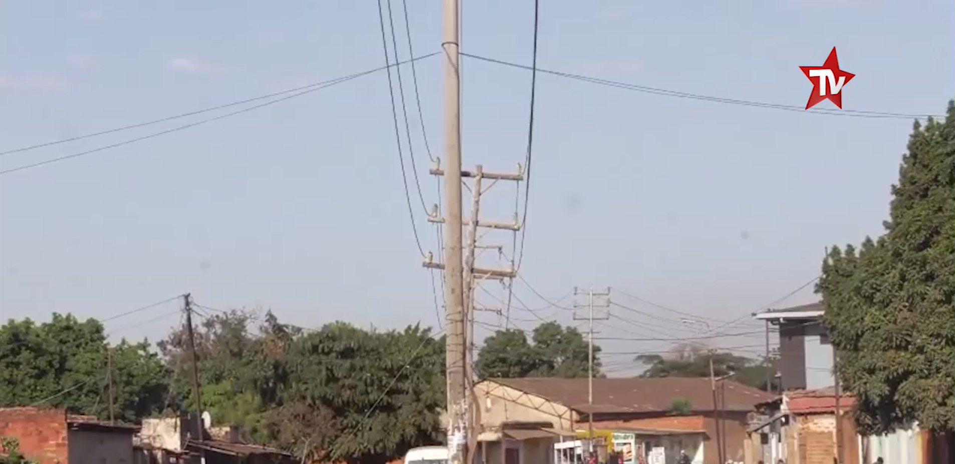 AFFAISSEMENT DES POTEAUX ELECTRIQUES A LA RUASHI UN DANGER POUR LES HABITANTS
